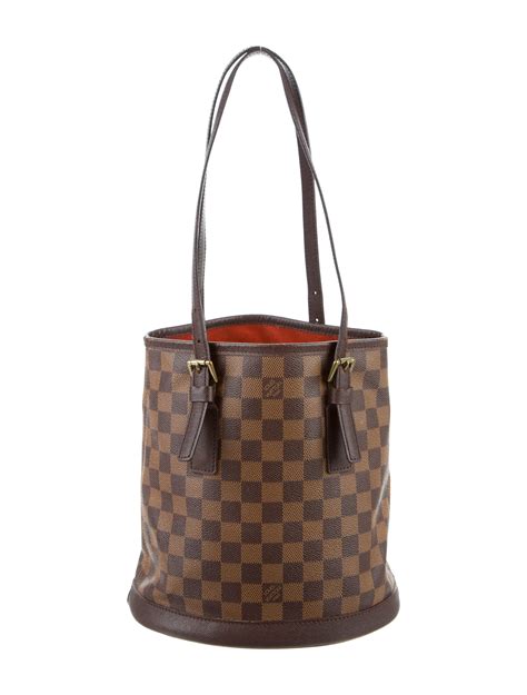 louis vuitton damier bucket bag.